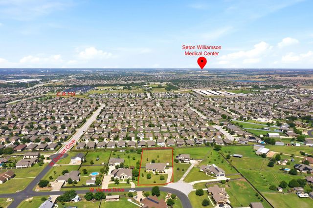 120 W Vienna DR, Hutto, TX 78634
