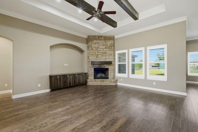 120 W Vienna DR, Hutto, TX 78634