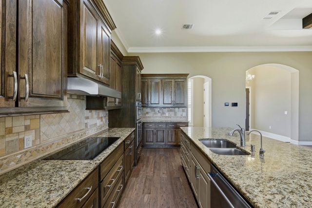 120 W Vienna DR, Hutto, TX 78634