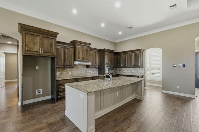 120 W Vienna DR, Hutto, TX 78634