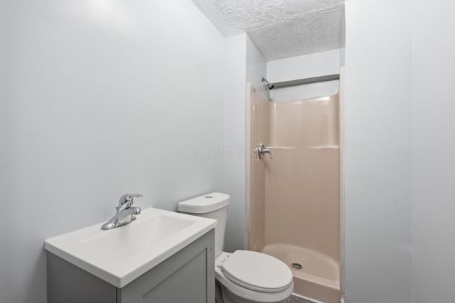 1380 Stanwix Court, Columbus, OH 43223