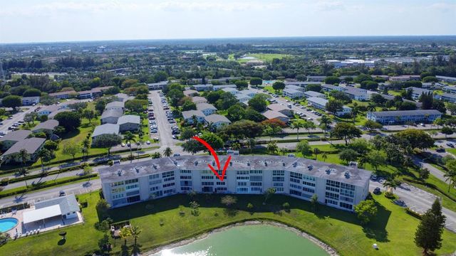 267 Wellington J 267, West Palm Beach, FL 33417