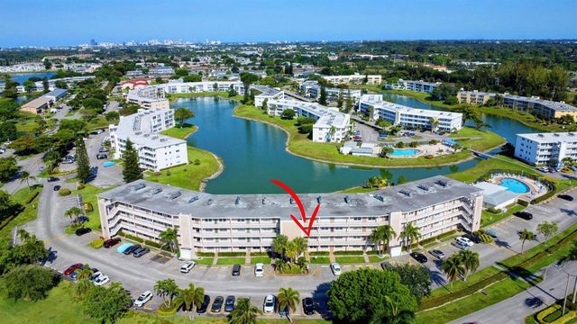 267 Wellington J 267, West Palm Beach, FL 33417