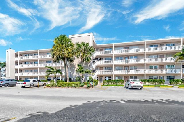 267 Wellington J 267, West Palm Beach, FL 33417