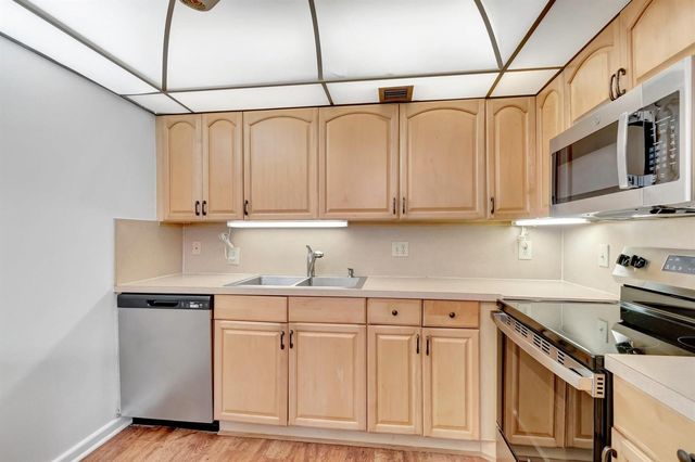 267 Wellington J 267, West Palm Beach, FL 33417