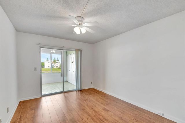 267 Wellington J 267, West Palm Beach, FL 33417