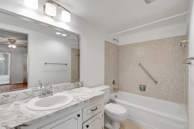 267 Wellington J 267, West Palm Beach, FL 33417
