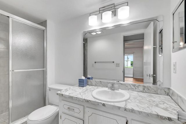 267 Wellington J 267, West Palm Beach, FL 33417