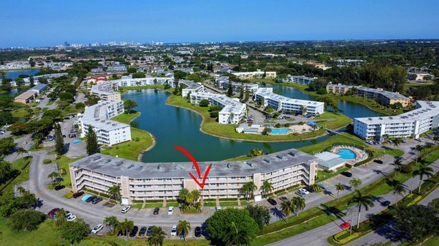 267 Wellington J 267, West Palm Beach, FL 33417