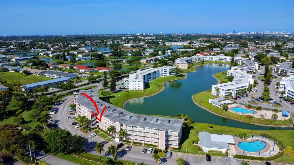 267 Wellington J 267, West Palm Beach, FL 33417