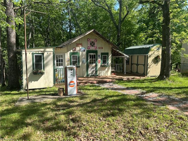 4842 Hatchers Chapel, Claudville, VA 24076