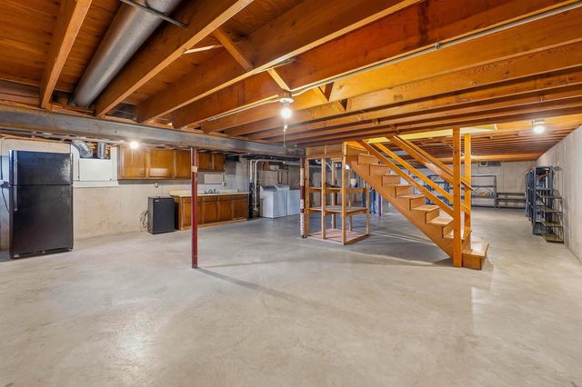 920 S WESTHAVEN DRIVE, Oshkosh, WI 54904