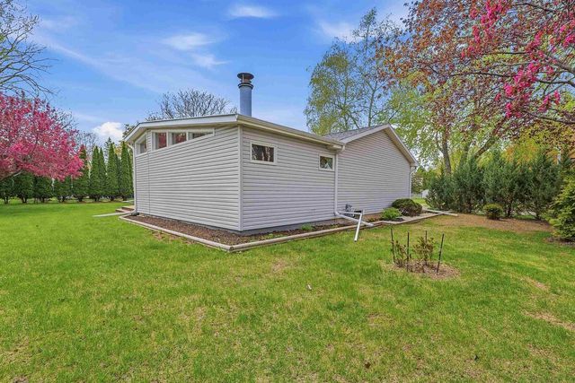 920 S WESTHAVEN DRIVE, Oshkosh, WI 54904