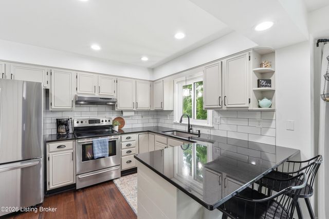 7414 Old Coach Rd, Crestwood, KY 40014