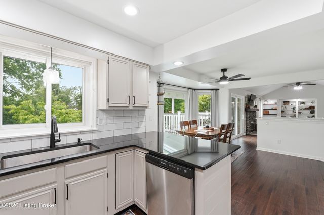 7414 Old Coach Rd, Crestwood, KY 40014