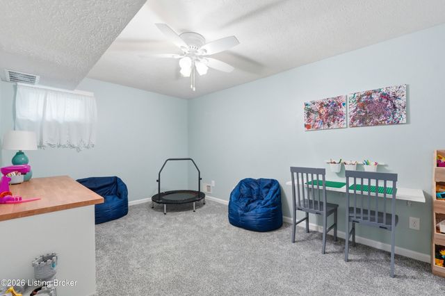7414 Old Coach Rd, Crestwood, KY 40014
