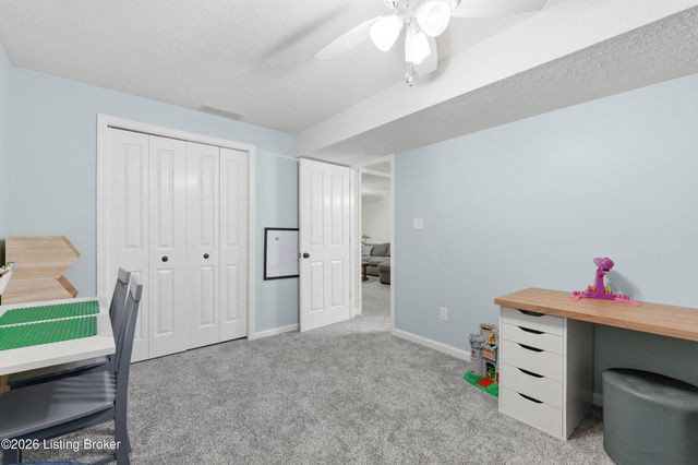 7414 Old Coach Rd, Crestwood, KY 40014