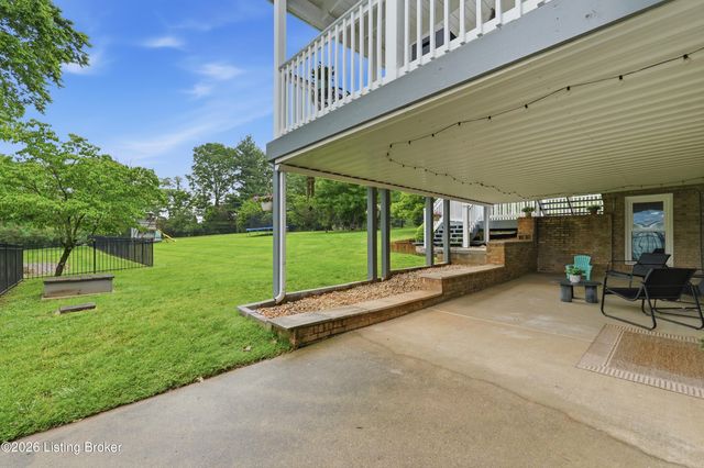 7414 Old Coach Rd, Crestwood, KY 40014
