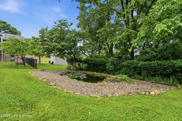 7414 Old Coach Rd, Crestwood, KY 40014