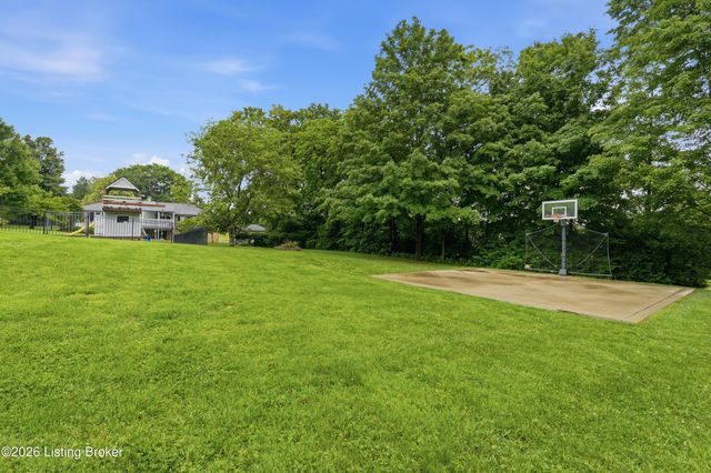 7414 Old Coach Rd, Crestwood, KY 40014