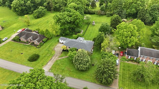 7414 Old Coach Rd, Crestwood, KY 40014