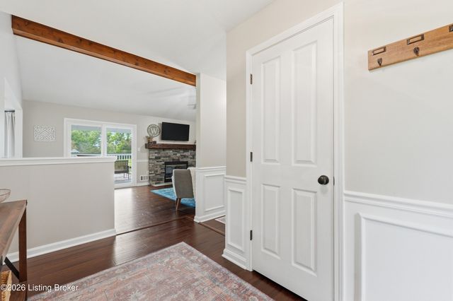 7414 Old Coach Rd, Crestwood, KY 40014