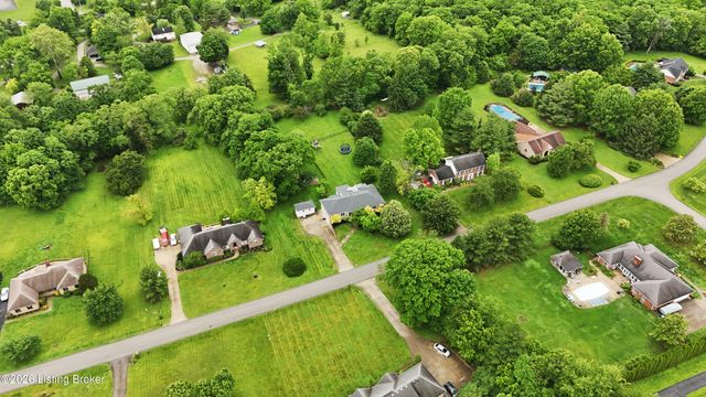 7414 Old Coach Rd, Crestwood, KY 40014