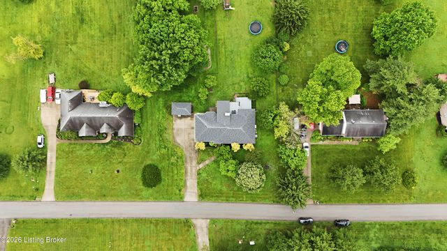 7414 Old Coach Rd, Crestwood, KY 40014