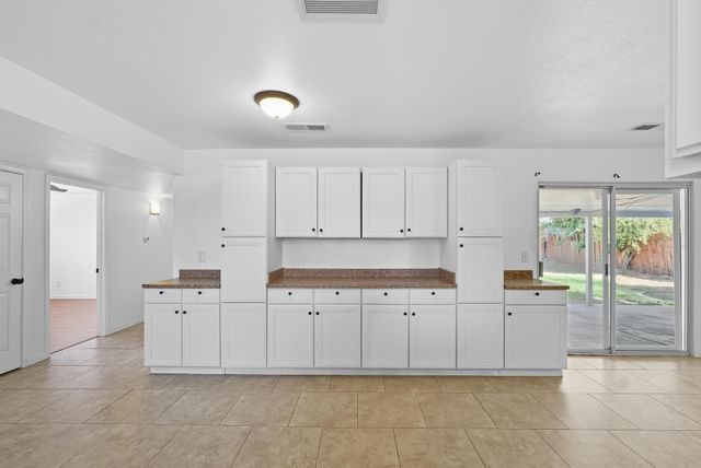 1730 W Grand Avenue, Porterville, CA 93257