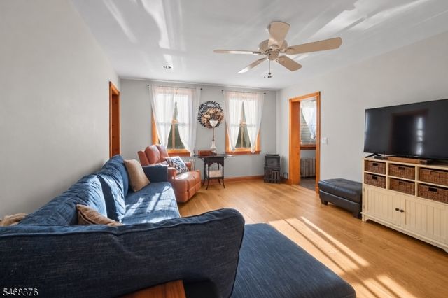 120 Hill St, Midland Park Boro, NJ 07432