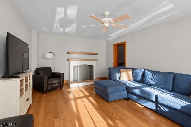 120 Hill St, Midland Park Boro, NJ 07432