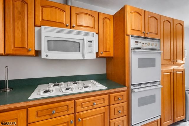 120 Hill St, Midland Park Boro, NJ 07432