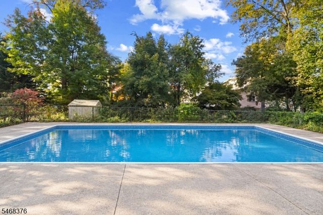 120 Hill St, Midland Park Boro, NJ 07432