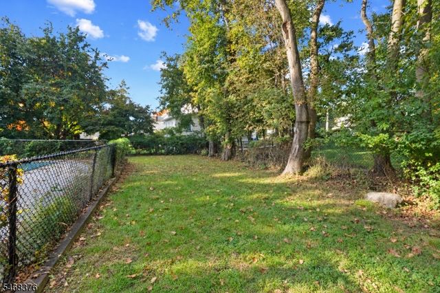 120 Hill St, Midland Park Boro, NJ 07432