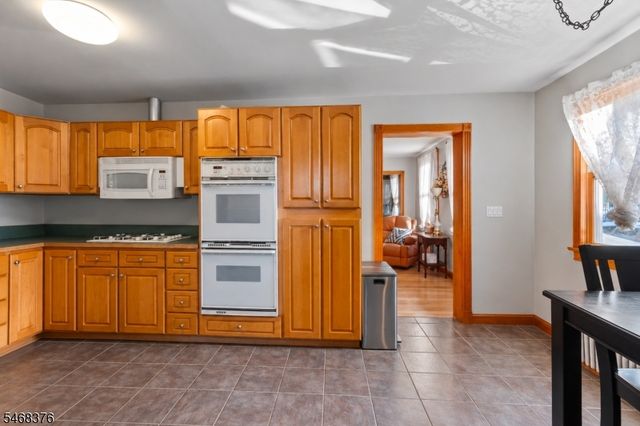 120 Hill St, Midland Park Boro, NJ 07432
