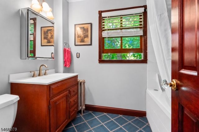 120 Hill St, Midland Park Boro, NJ 07432