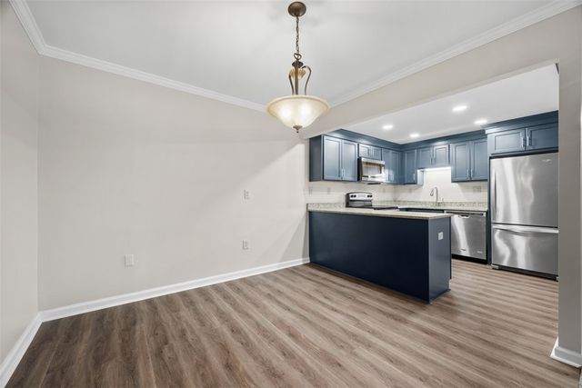 1500 COCHRAN RD. 614, Scott Twp, PA 15243