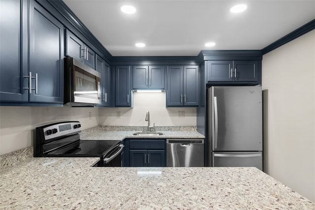 1500 COCHRAN RD. 614, Scott Twp, PA 15243