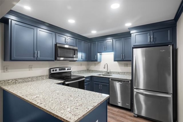 1500 COCHRAN RD. 614, Scott Twp, PA 15243