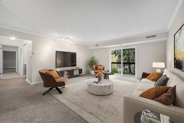 1500 COCHRAN RD. 614, Scott Twp, PA 15243