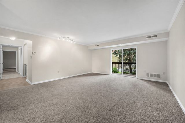 1500 COCHRAN RD. 614, Scott Twp, PA 15243