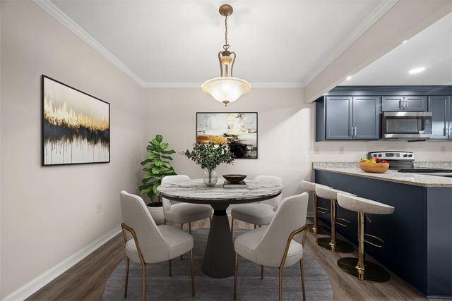 1500 COCHRAN RD. 614, Scott Twp, PA 15243