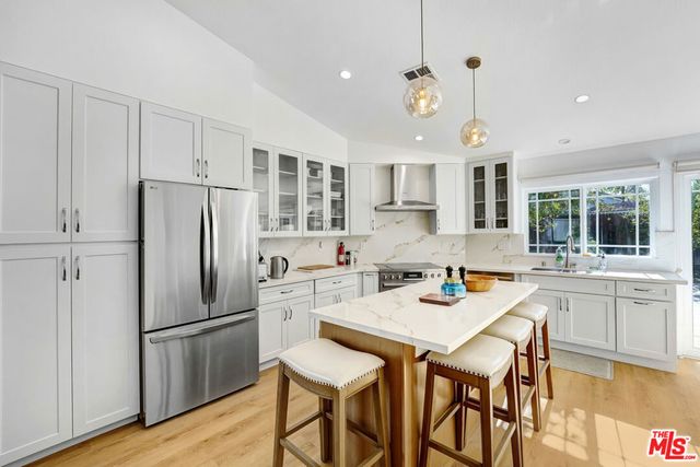 7844 Canby Avenue, Reseda, CA 91335