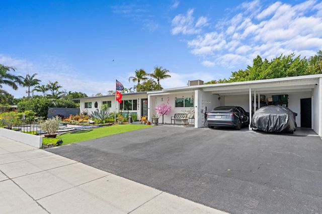 3705 NE 16th Avenue, Oakland Park, FL 33334