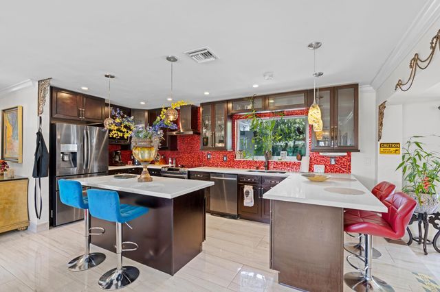 3705 NE 16th Avenue, Oakland Park, FL 33334