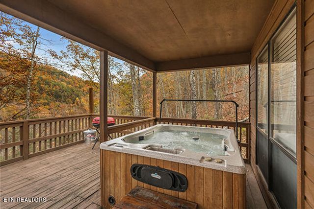 3334 Bear Mountain Lane, Sevierville, TN 37876