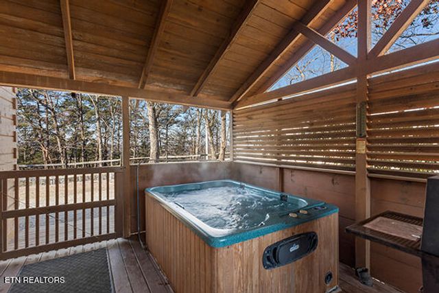 3334 Bear Mountain Lane, Sevierville, TN 37876