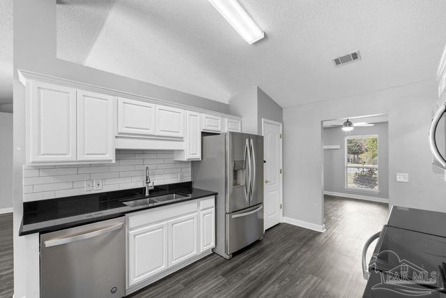 1068 Joaquin Dr, Pensacola, FL 32506