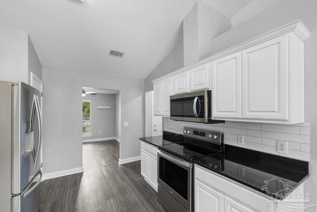 1068 Joaquin Dr, Pensacola, FL 32506