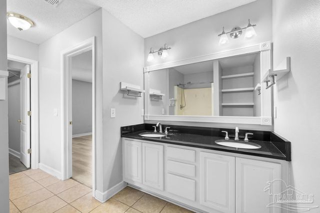 1068 Joaquin Dr, Pensacola, FL 32506